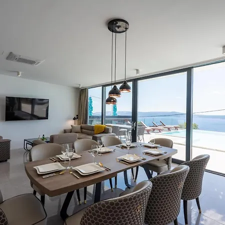 Laurynn With Roof And Pool Villa Crikvenica
