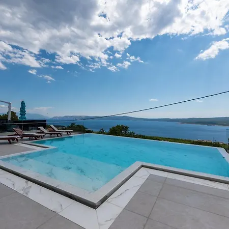 Laurynn With Roof And Pool Crikvenica