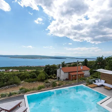 Laurynn With Roof And Pool Crikvenica